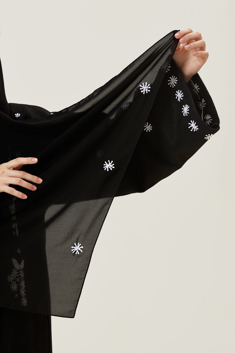 Black chaumeut abaya