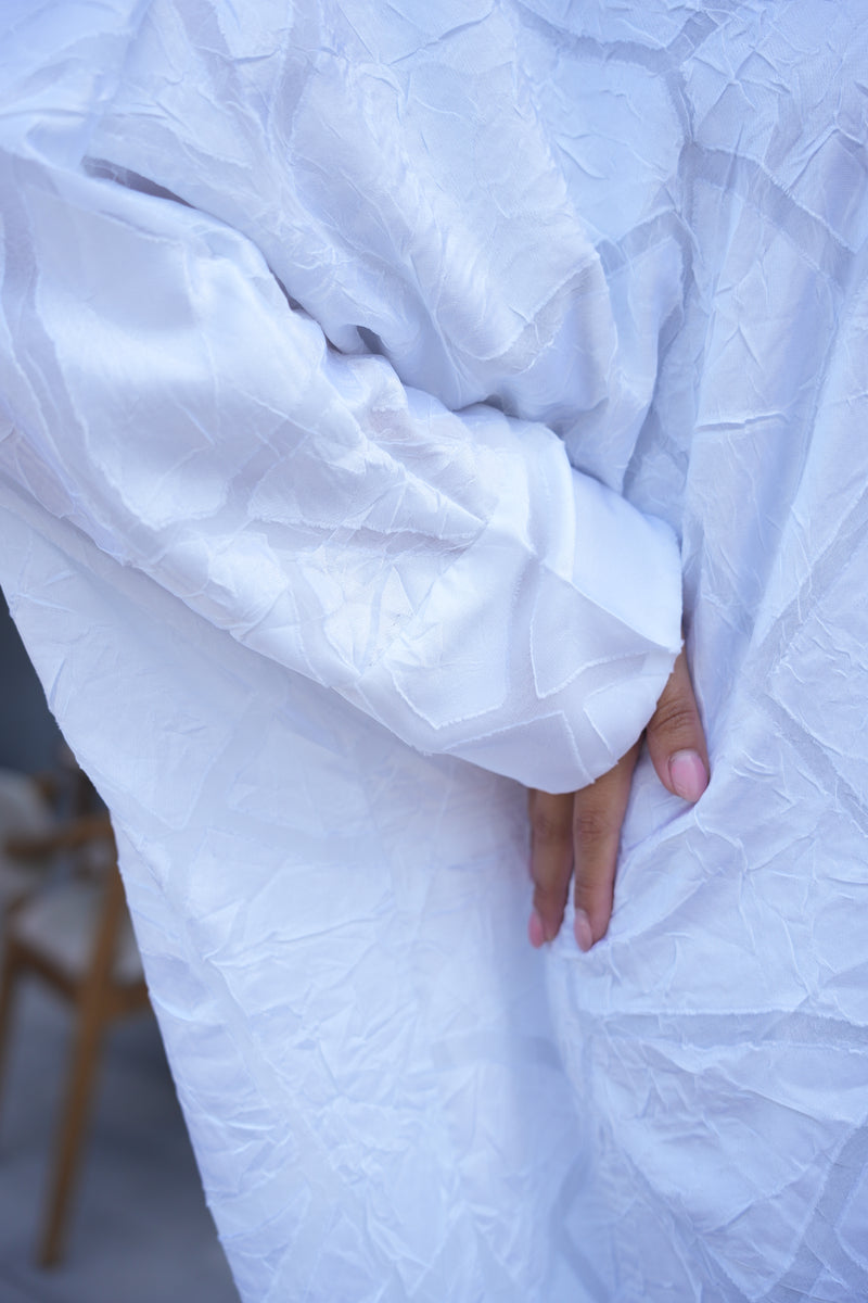 White bisht abaya